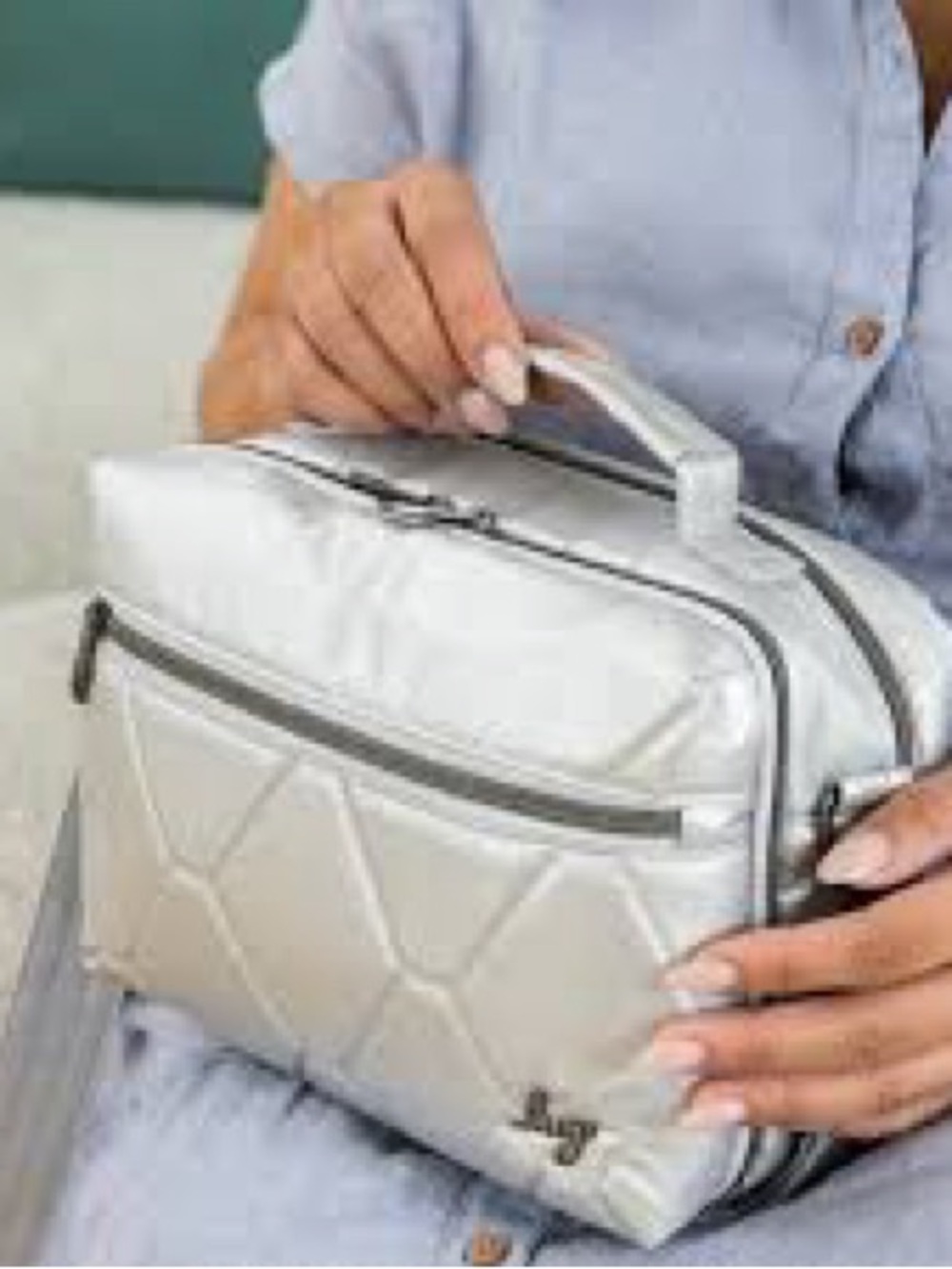 NWT LUG BEBOP SILVER METALLIC
CROSSBODY TRAVEL BAG